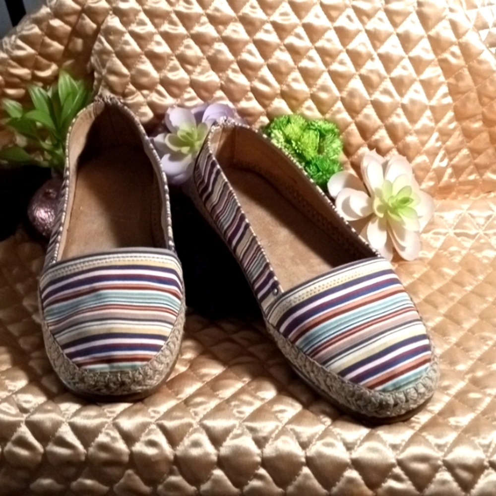🌈 Aerosoles SureGrip Women's Solitaire Multi Stripe Espadrille Shoe 6.5M